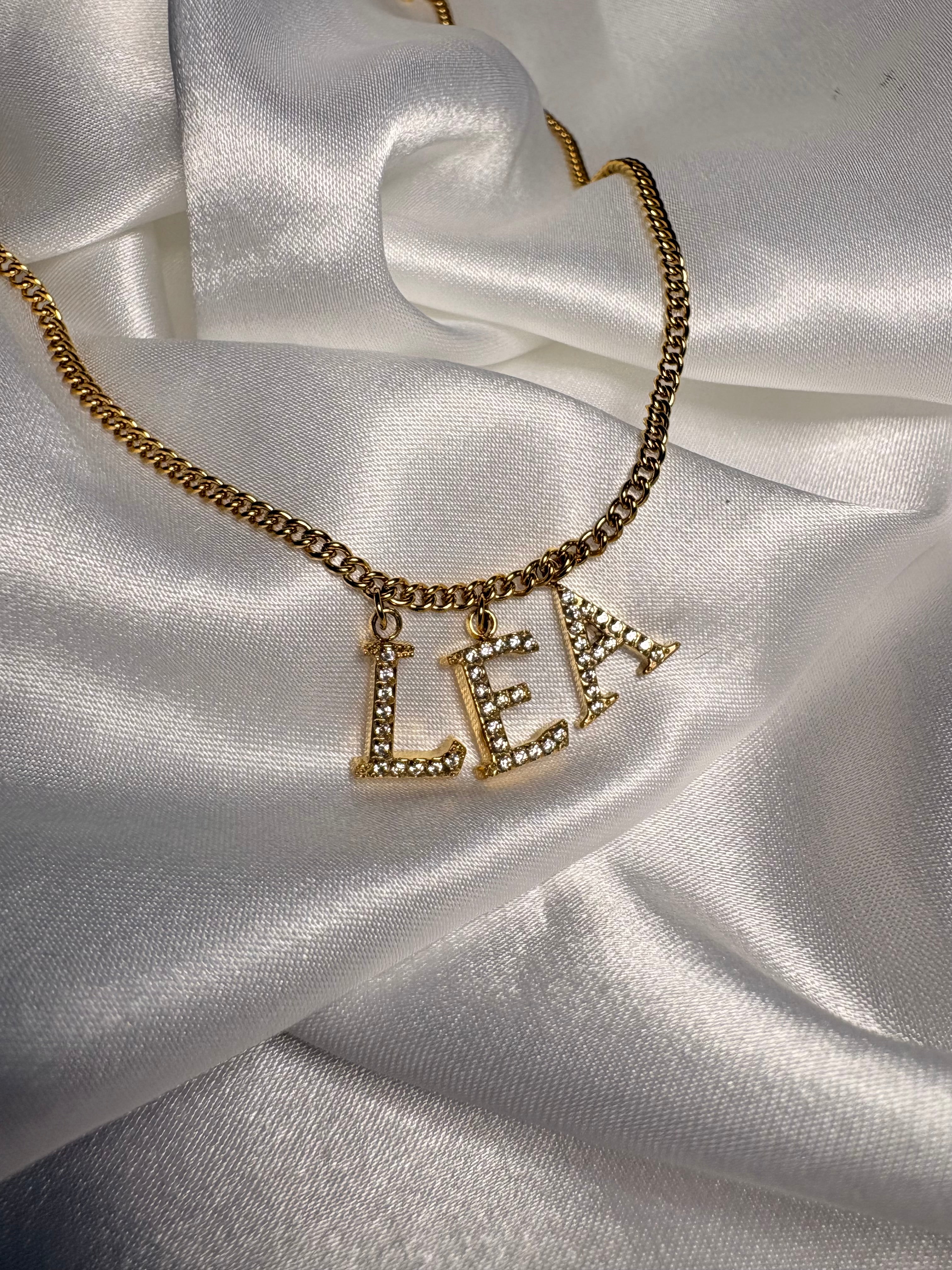 Collier Shine Letter